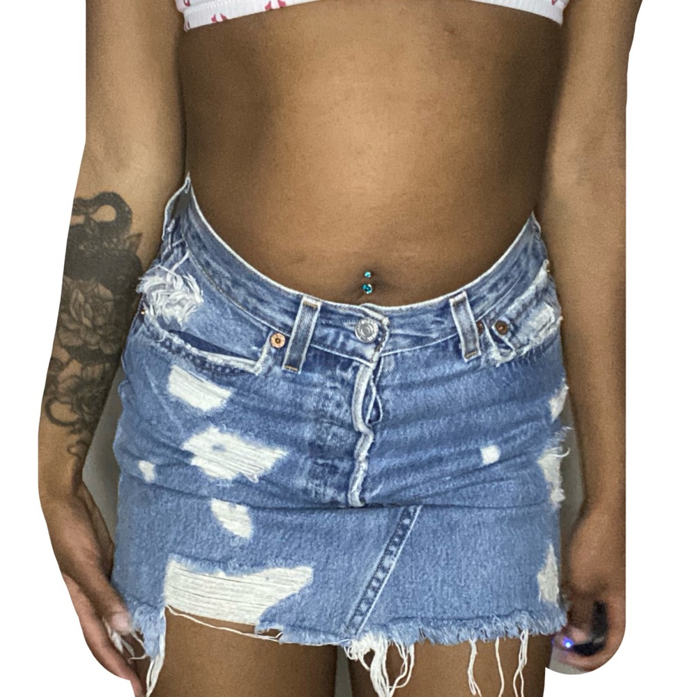 Ripped Levi’s high waisted denim skirt